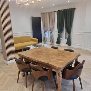  Apartment Location